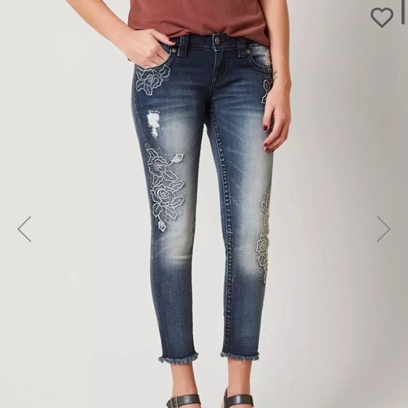 Miss Me Signature Ankle Skinny Jeans 07 - Picture 5 of 14